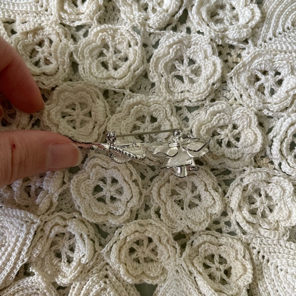 Silver Tone Rose thorn Brooch - Picture 6 of 11